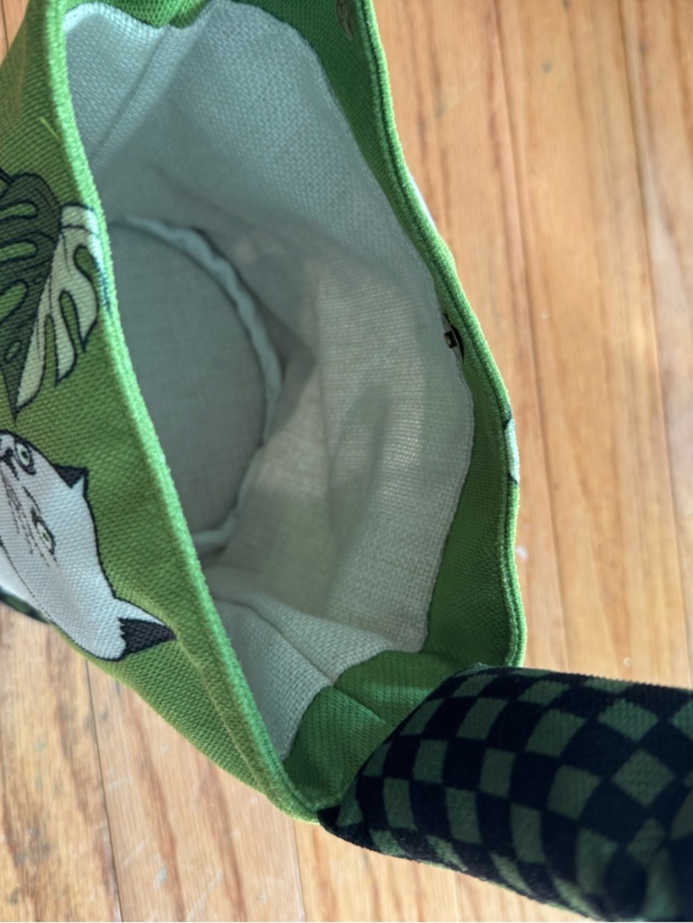 Green Cat Print Canvas Handbag - Picture 3 of 3